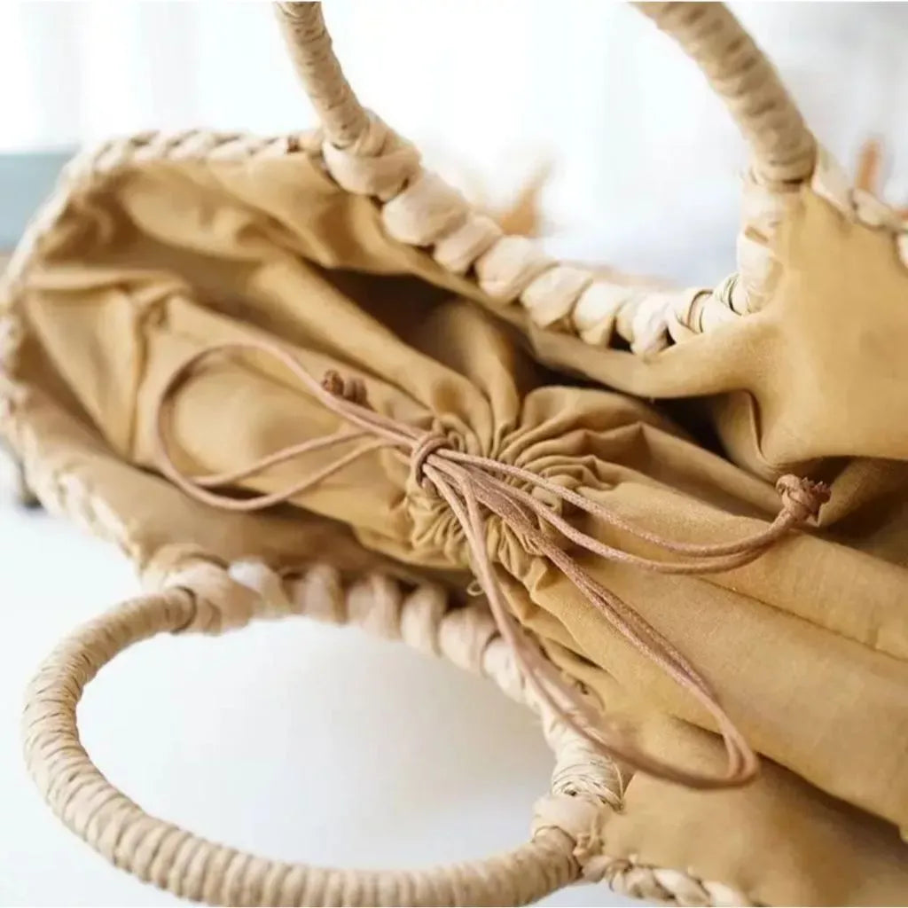 Bolsa Feminina Redonda de Palha – Meia Lua Artesanal