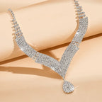 Conjunto de Joias Femininas Gota Strass Prateado – ELIORA Luxo e Elegância