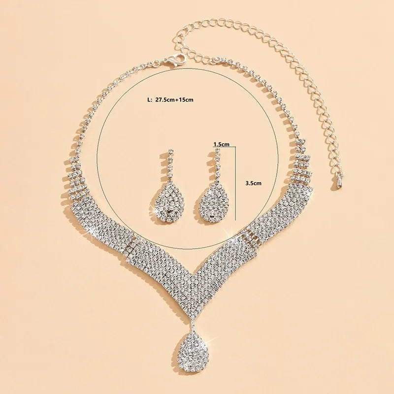 Conjunto de Joias Femininas Gota Strass Prateado – ELIORA Luxo e Elegância