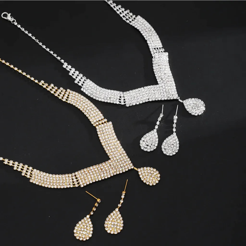 Conjunto de Joias Femininas Gota Strass Prateado – ELIORA Luxo e Elegância