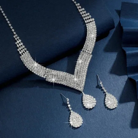 Conjunto de Joias Femininas Gota Strass Prateado – ELIORA Luxo e Elegância